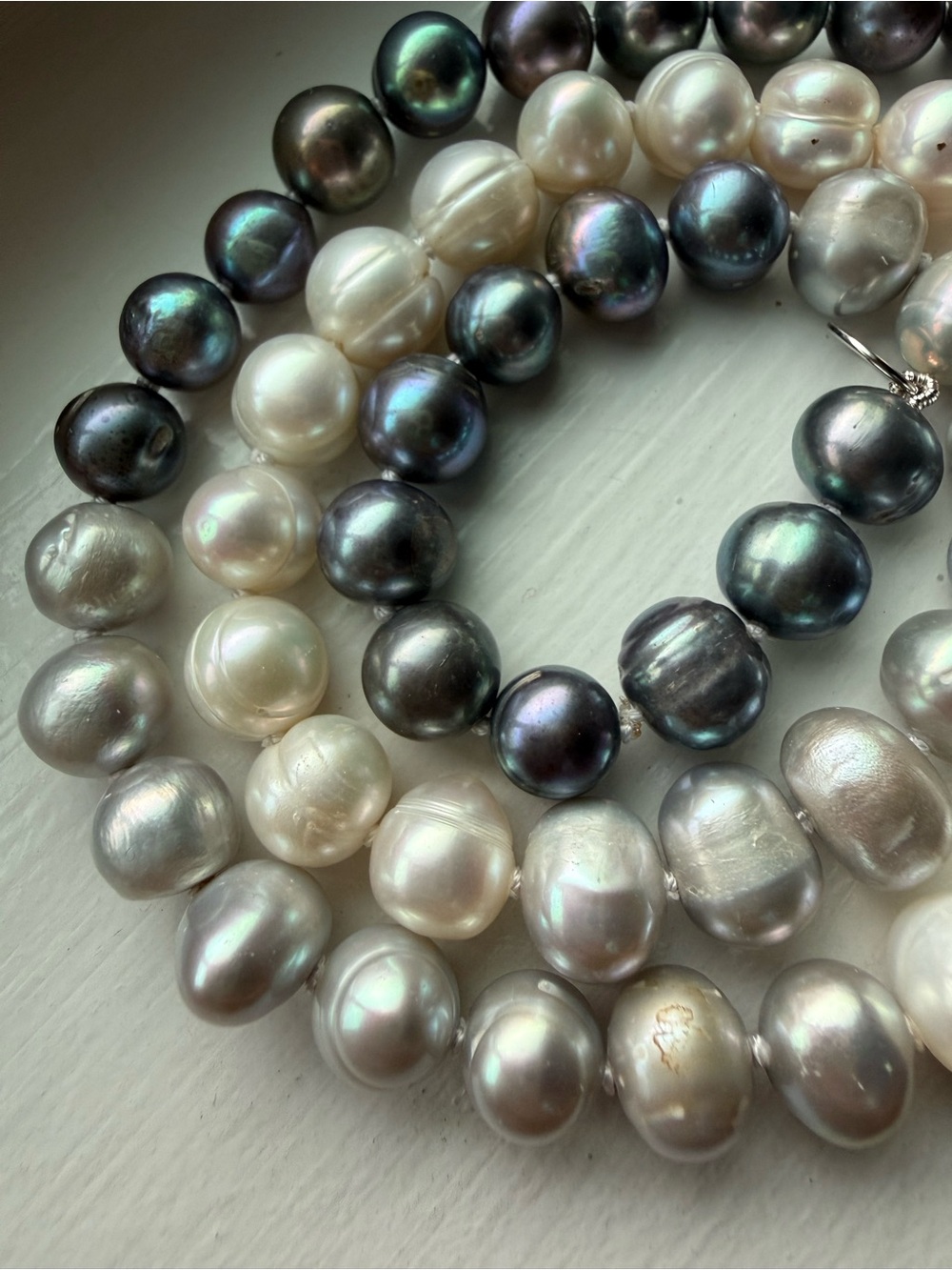 NEW!! Authentic Ombré Pearl Necklace - white gray and black - hand knotted - 17”